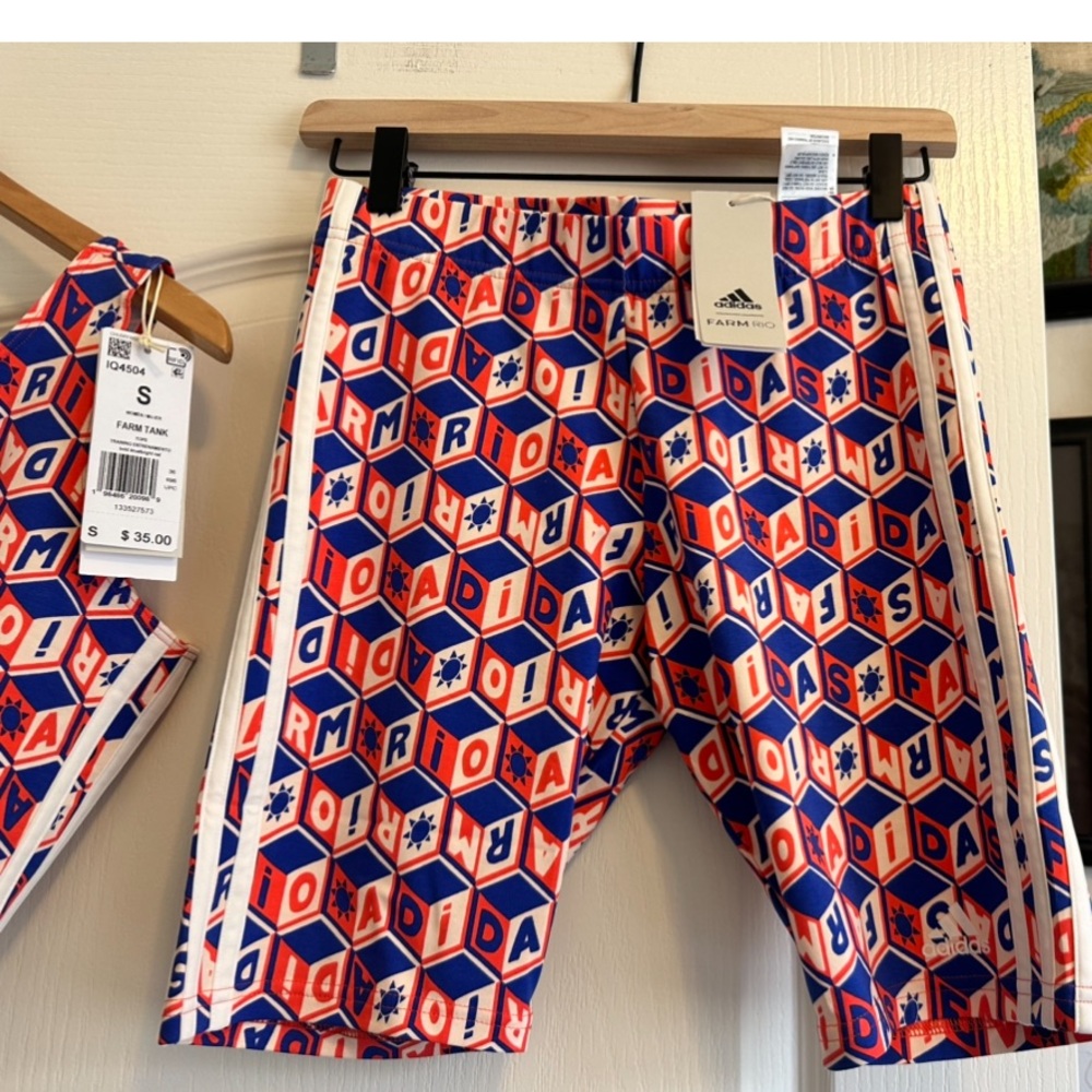 NWT Adidas x Farm Rio Set. Size: Small. Excellent condition 💙 ❤️ - Picture 11 of 15